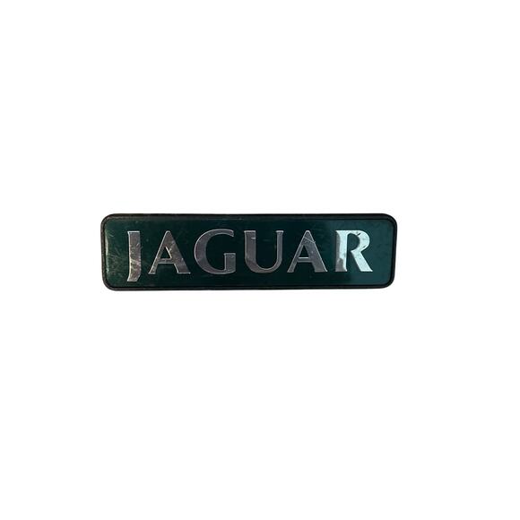 GUC Plastic Jaguar Car Emblem 5" x 1 1/2" - Picture 1 of 4